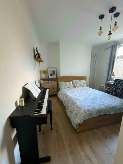 Cosy Flat In Burgess Hill, Sussex Lägenhet Exteriör bild